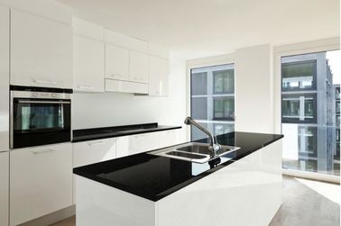 Rekayasa Meja Batu Kuarsa Buatan Worktop Warna Hitam Murni 3000 * 1400 * 15mm